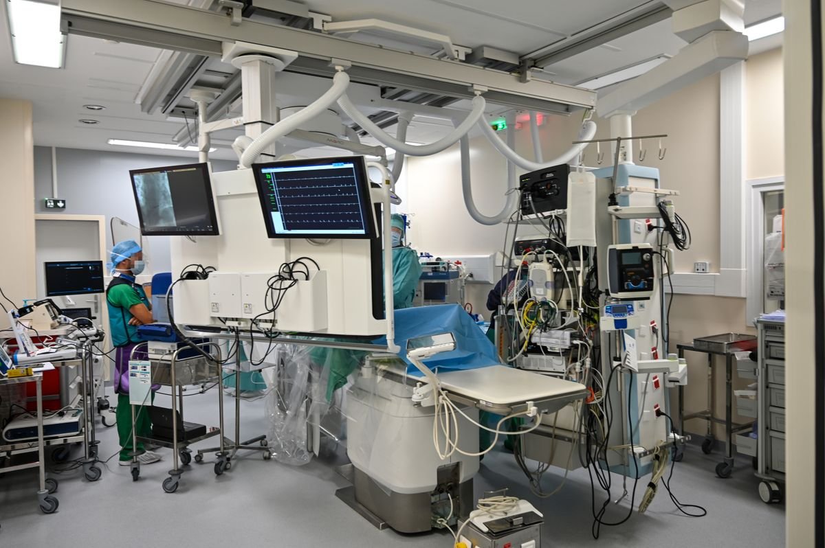 Modern operating theatre equipped for surgery